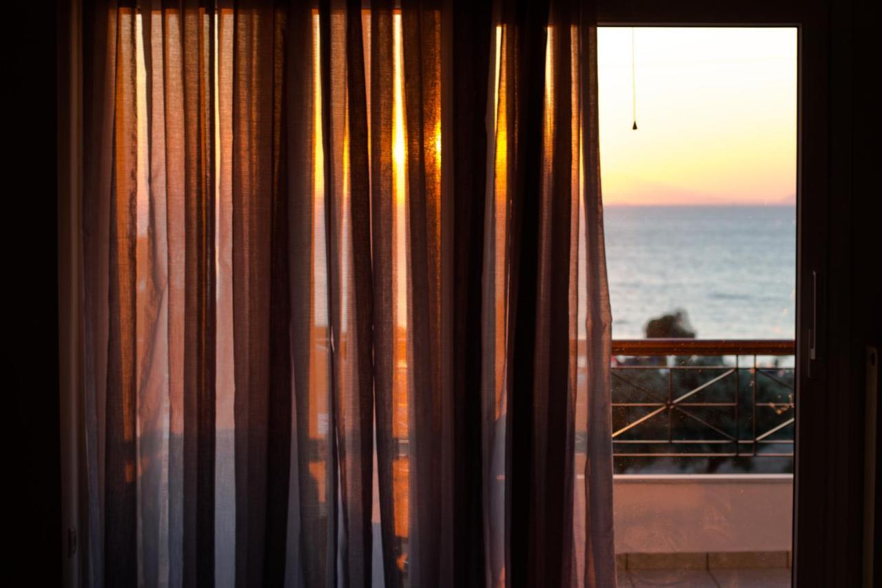 Luxury Seaview Apartment By The Sea Saronida Esterno foto